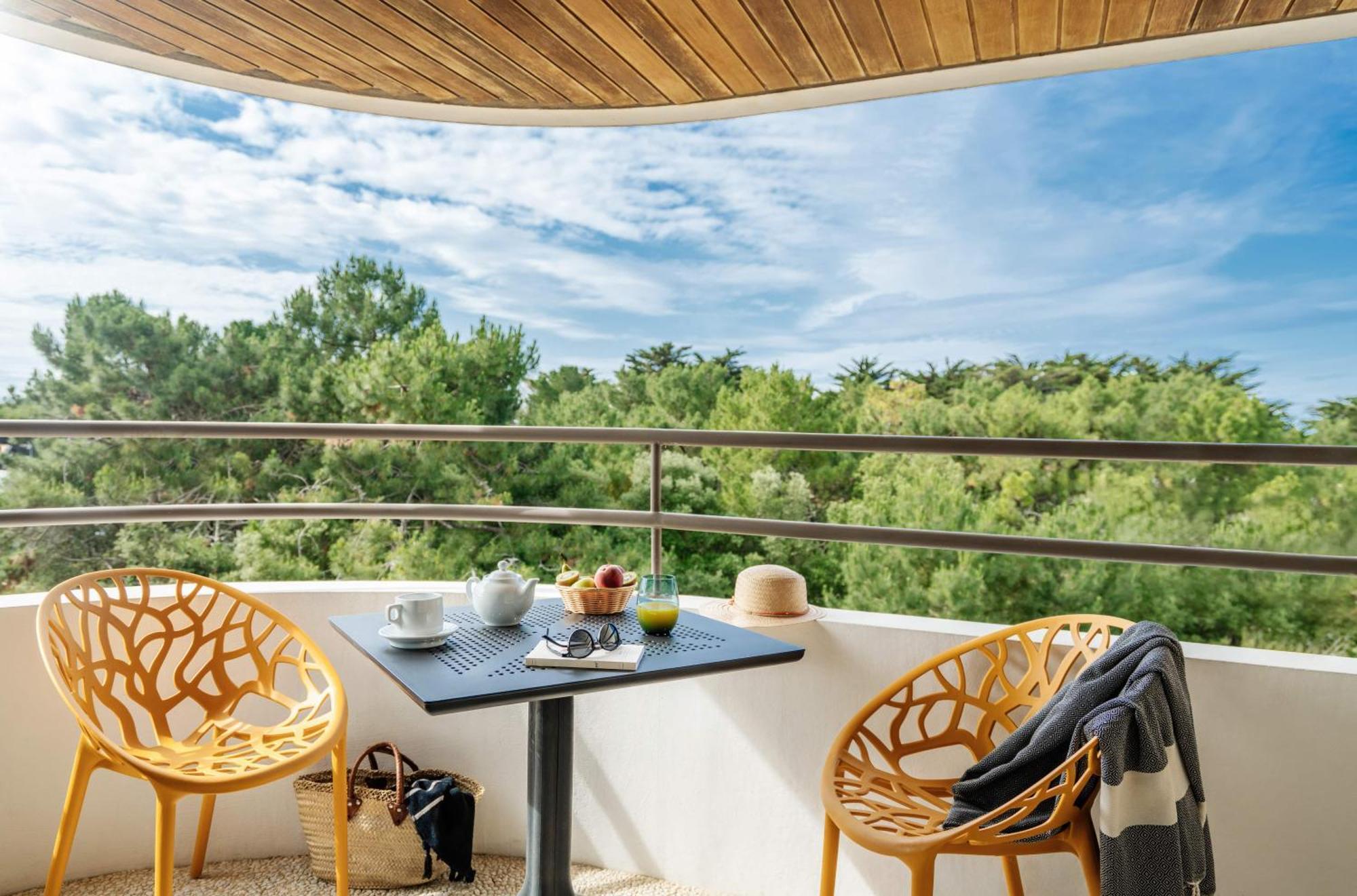 Hotel Valdys Thalasso & Spa - Les Pins Сен-Жан-де-Мон Экстерьер фото